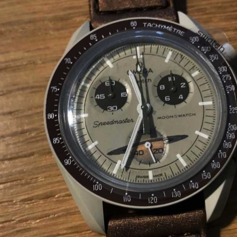 Omega x Swatch SO33T100 Saturn：Wymagany Styl Kosmiczny