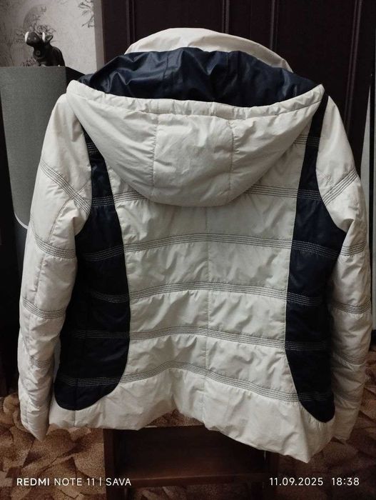 Куртка жіноча, осіння.