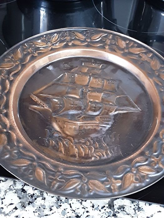 2 pratos  em cobre 25 cm diâmetro