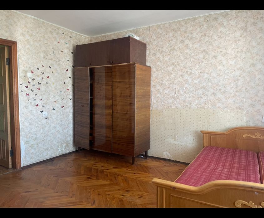 Кімната в 3 кімнатній квартирі