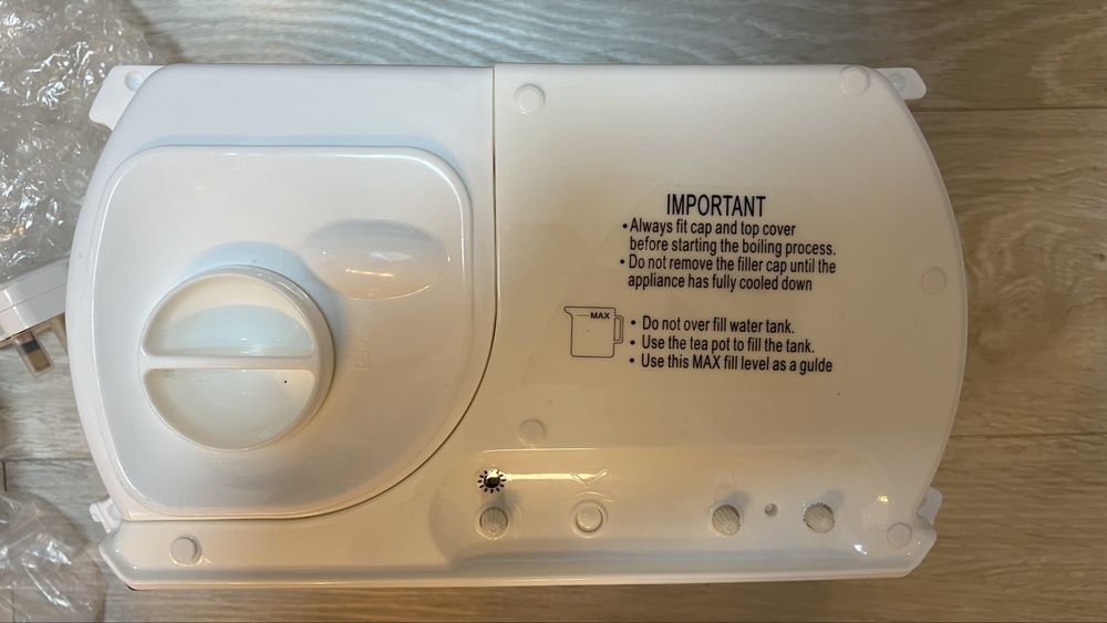 Срочно! Swan Teasmade STM202N–Новий ретро чайник з будильником. Англія