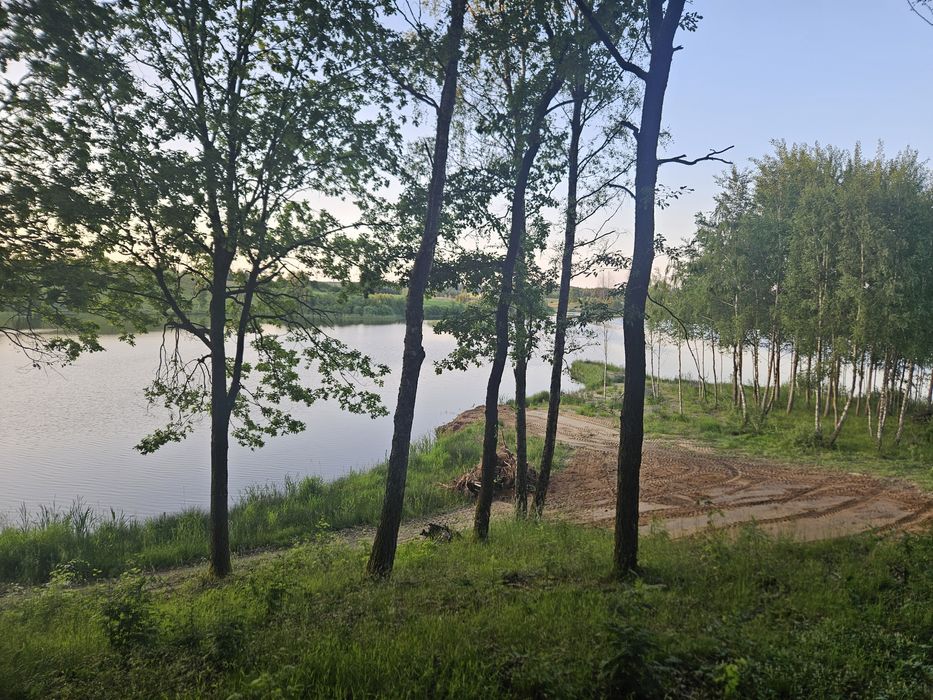 działka nad jeziorem