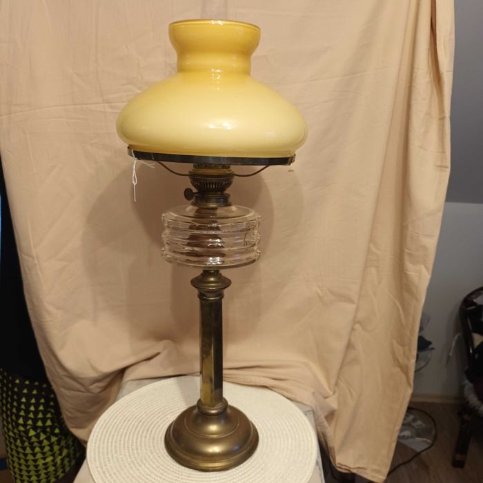 Antyczna lampa naftowa oryginał