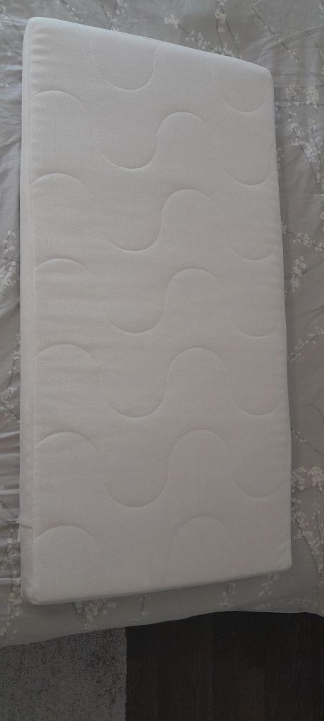 Colchão de espuma p/ berço 120x60x8 cm
Colchão de espuma p/berço, 60x1