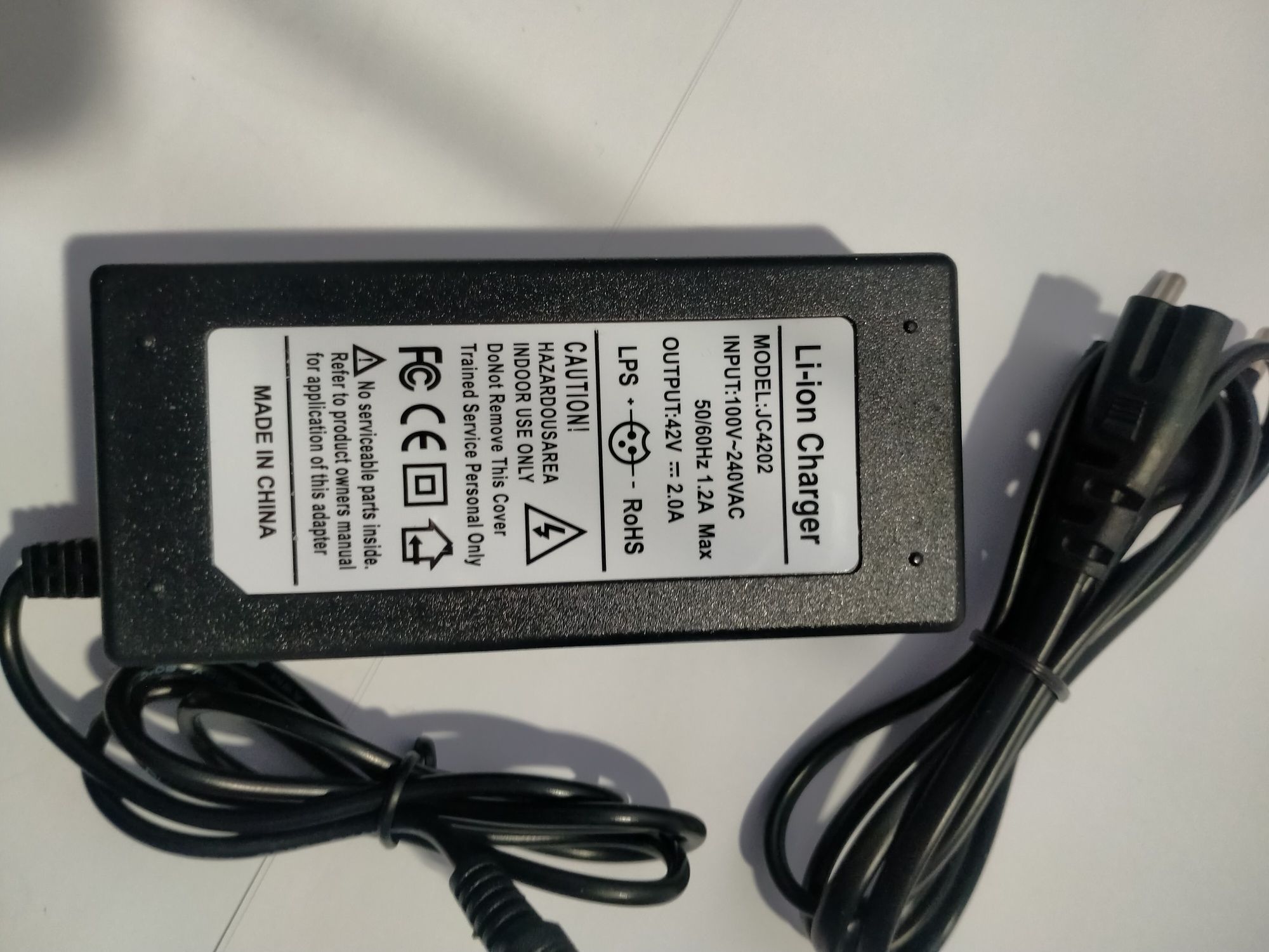 Ładowarka litowo-jonowa 36V-42.0V 2A charger