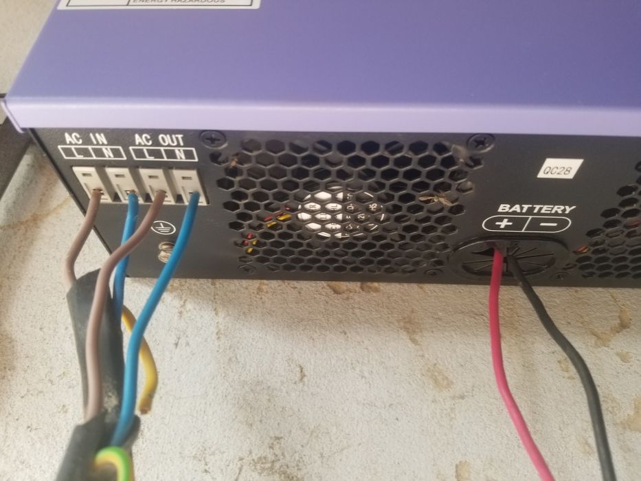 Гібридний інвертор 3 кіловата контролер заряда сонячних 3000 ват чисти