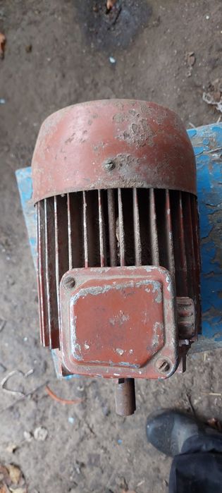 Електричний двигун