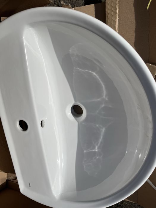 Umywalka nowa z nogą