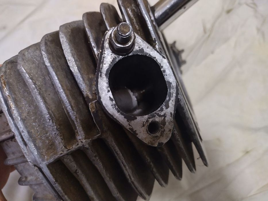 Левая головка мотоцикл МТ, МТ 10-36, МТ 10-32, Днепр