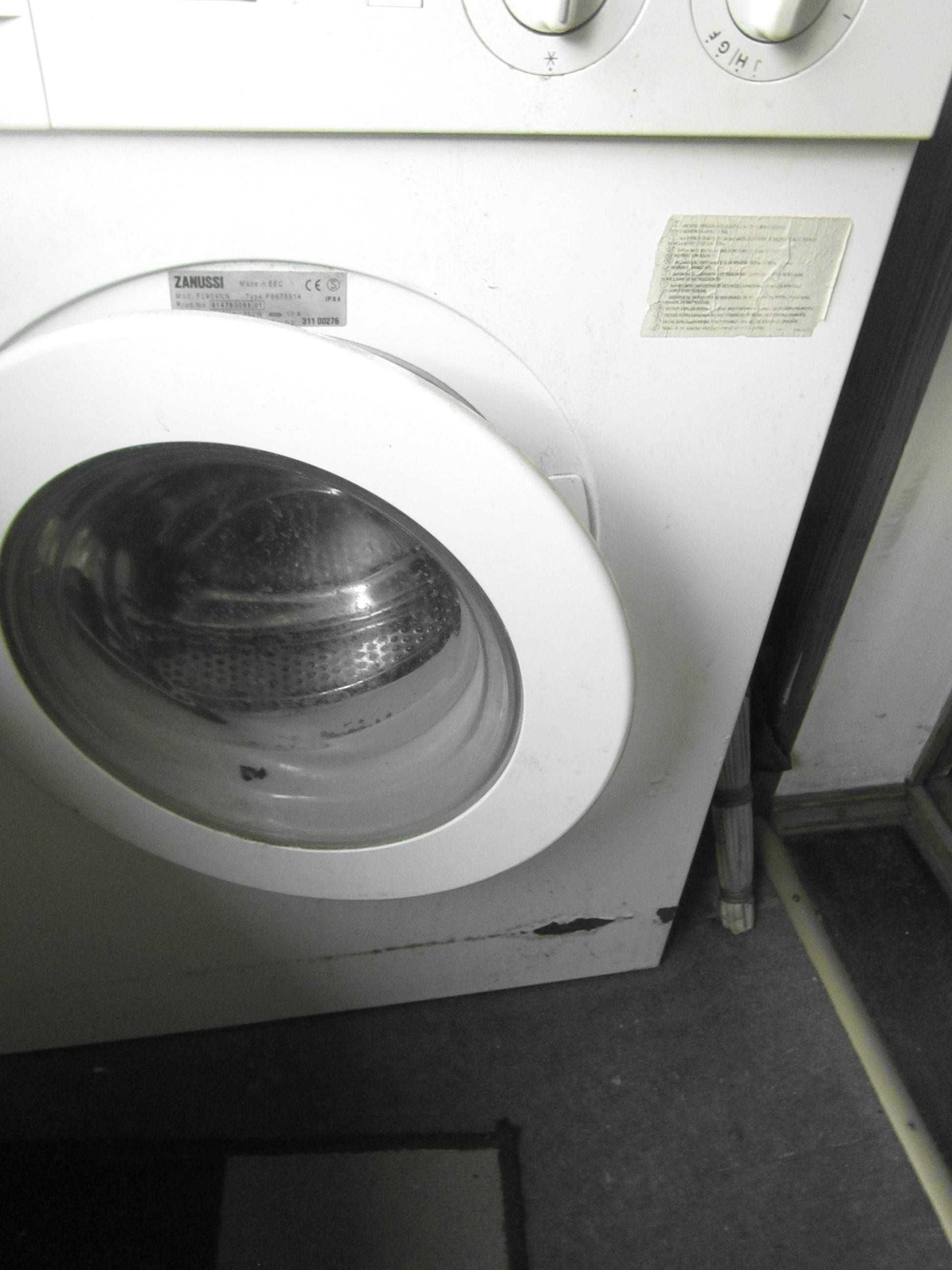 Стиральная машина " Zanussi" FL 904 NN  на 3.5 кг  300 грн