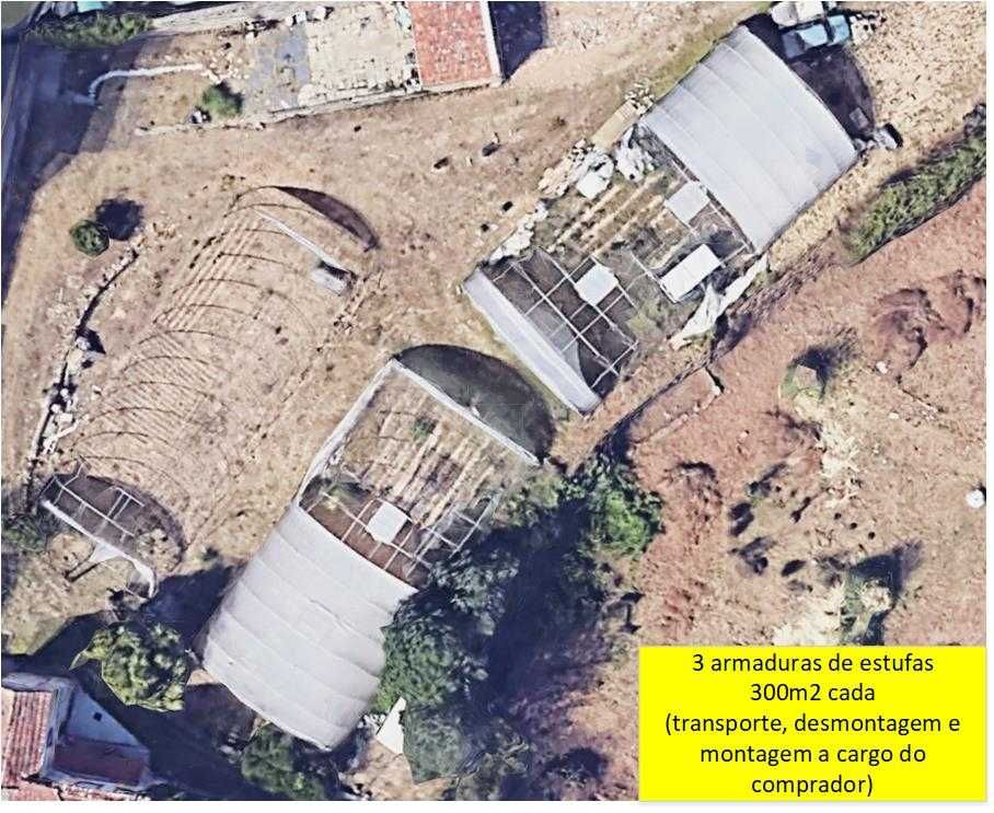 3 Estufas agrícolas (900 m2)