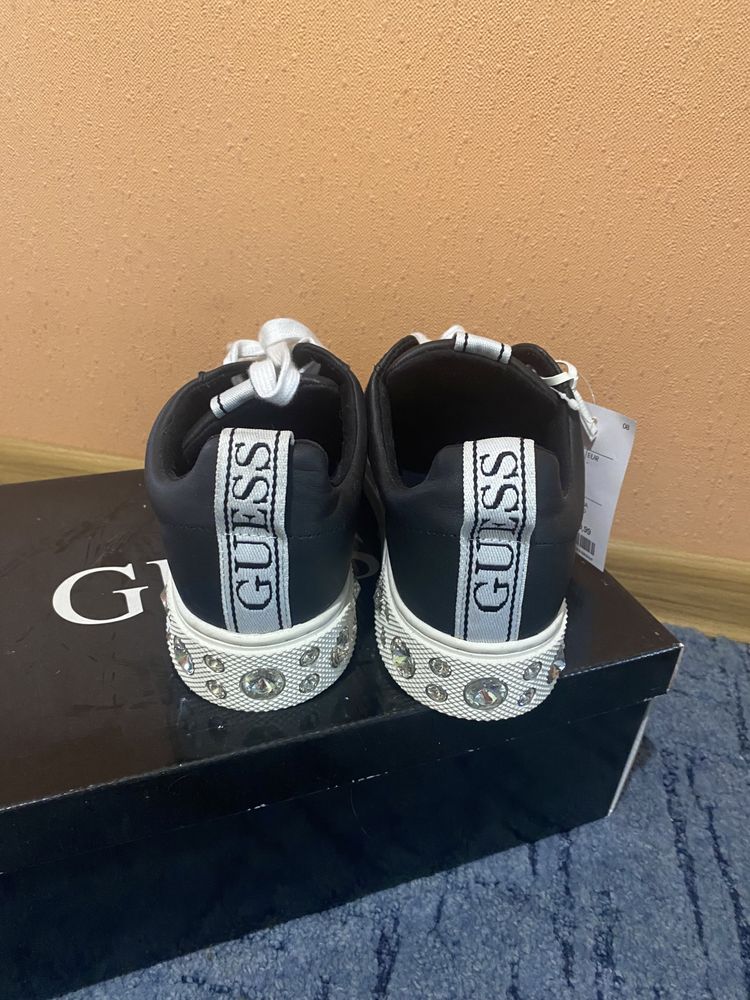 Кроссовки GUESS оригинал