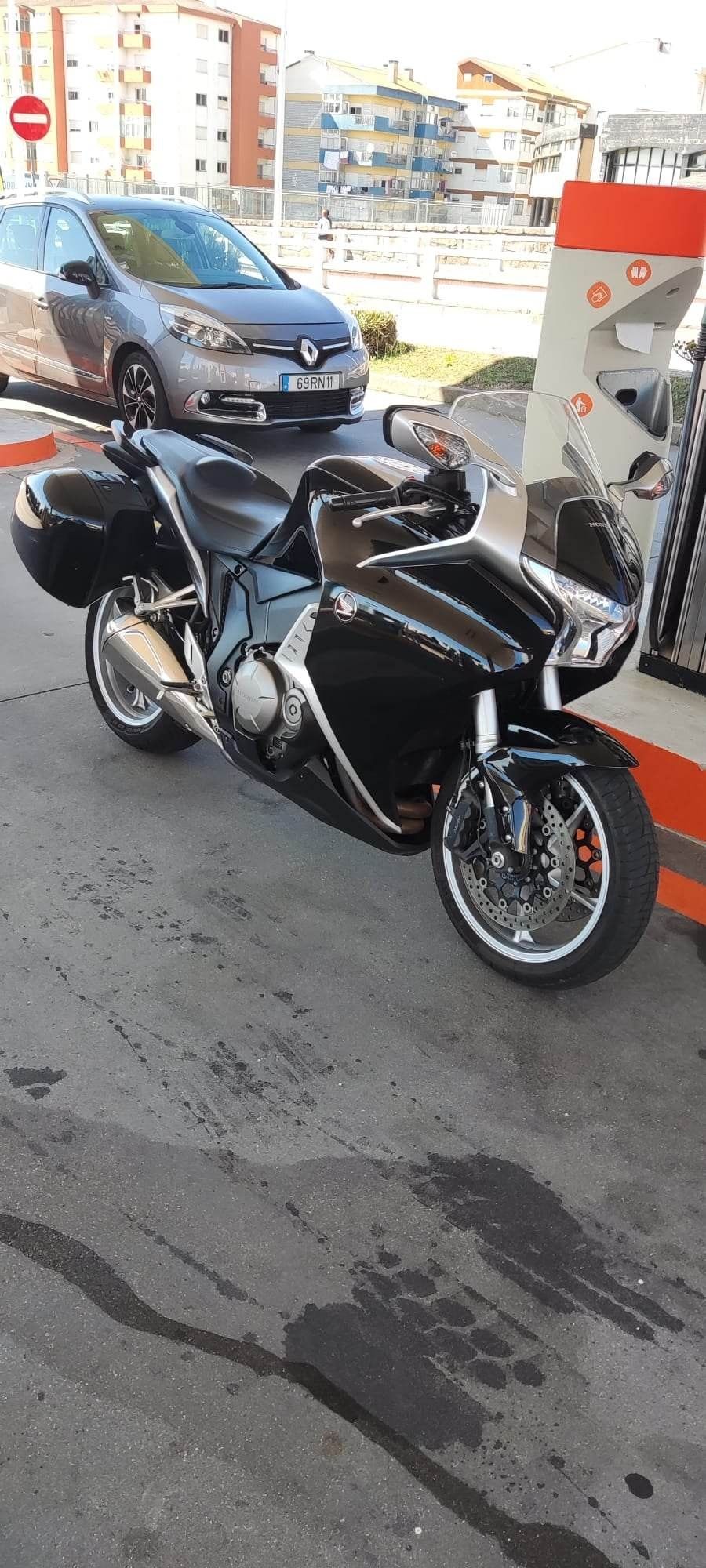 Honda VFR 1200 F (facilito até 31/07)