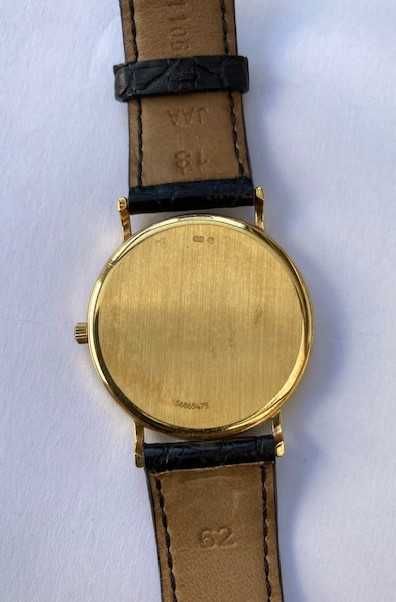 Relógio Omega em ouro de 1996, com estojo e bracelete originais