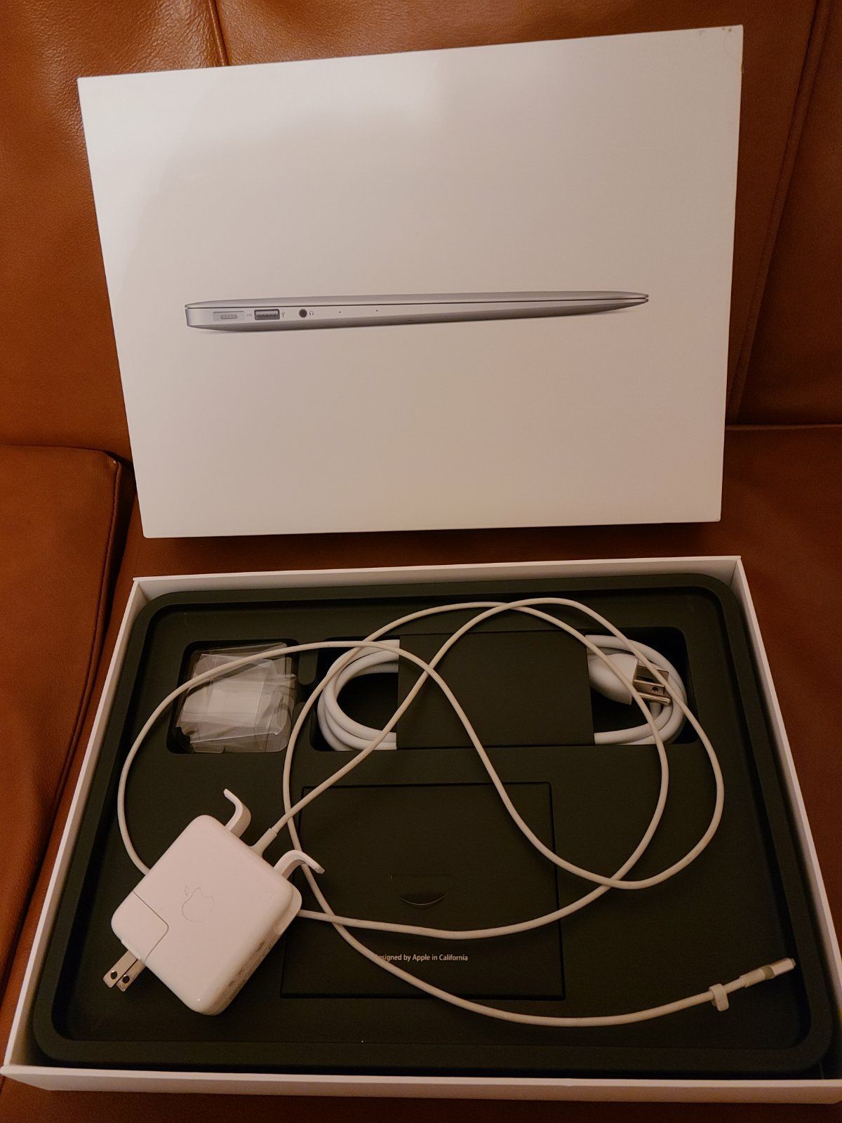 Apple MacBook Air 13” early 2014
4 Gb ОЗУ
128 Gb SSD