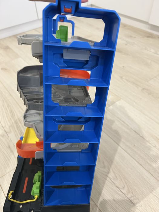 Продам гараж-паркінг Hot Wheels