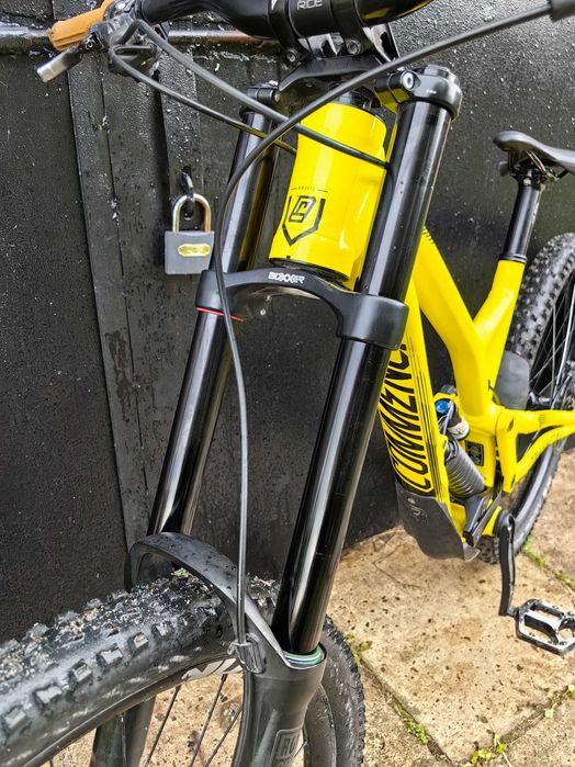 Commencal Supreme v4 M Dh Fr