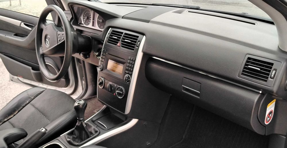 Mercedes Benz B180 CDI de 2009 Nacional com Revisão Feita.