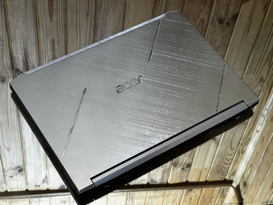 Acer Nitro 7, GTX1660ti, I7 9750h, 144hz