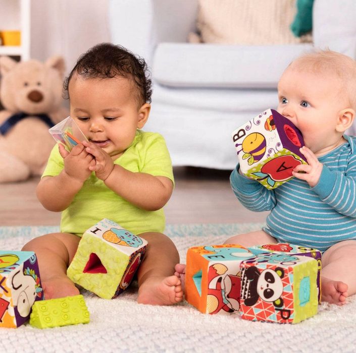 Розвиваючі кубики,сортери 8 шт.