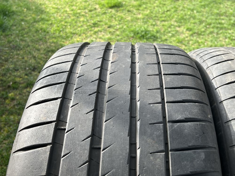 Michelin Pilot Sport 4s 285/35R22