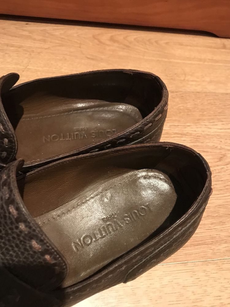 Sapatos castanhos da Louis Vuitton