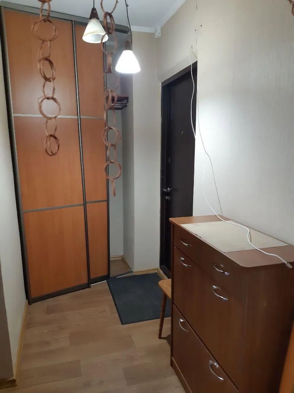 Продам 1-но кімнатну чешку з ремонтом, 7хв. до метро
