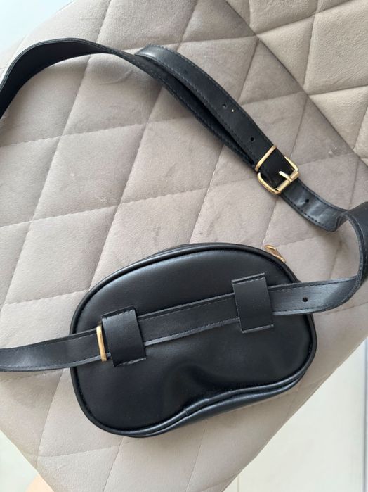 Жіноча сумка бананка або на пояс