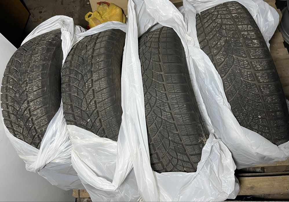 Зимові шини Goodyear UltraGrip 8 205/55 R16 91H