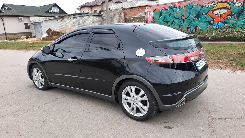 Honda Civic 5D 2010 р 1.8 АТ газ 96000 км пробіг