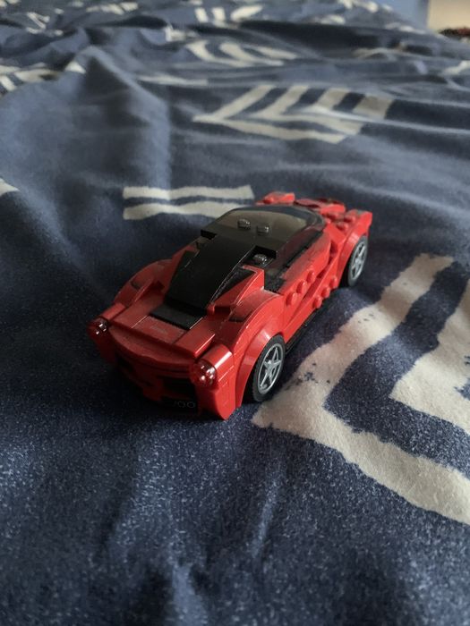 Lego Speed Champions Ferrari Laferrari