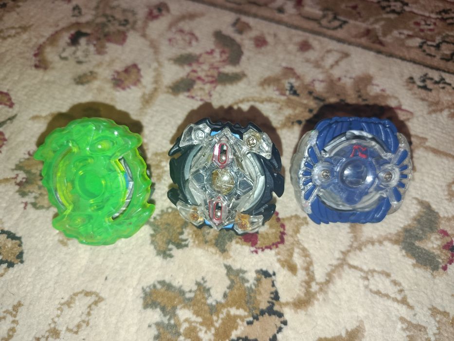 Beyblades розпродаж бейблейди