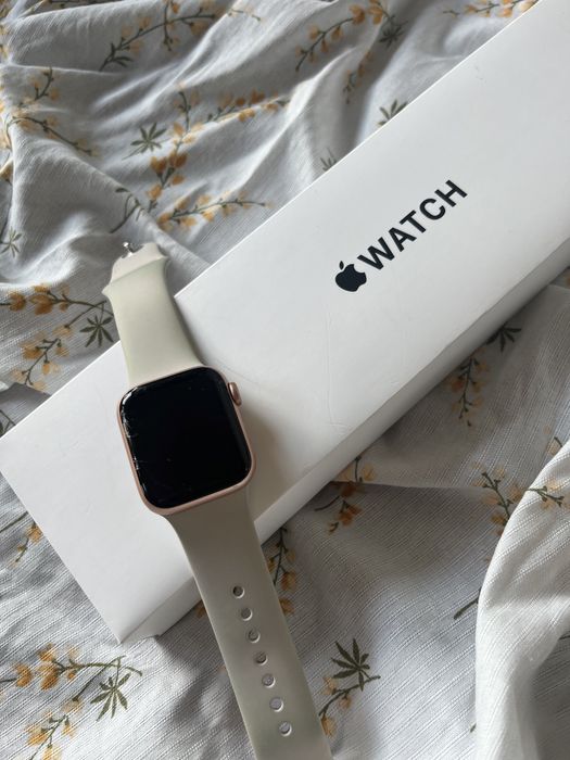 Apple Watch SE różowy