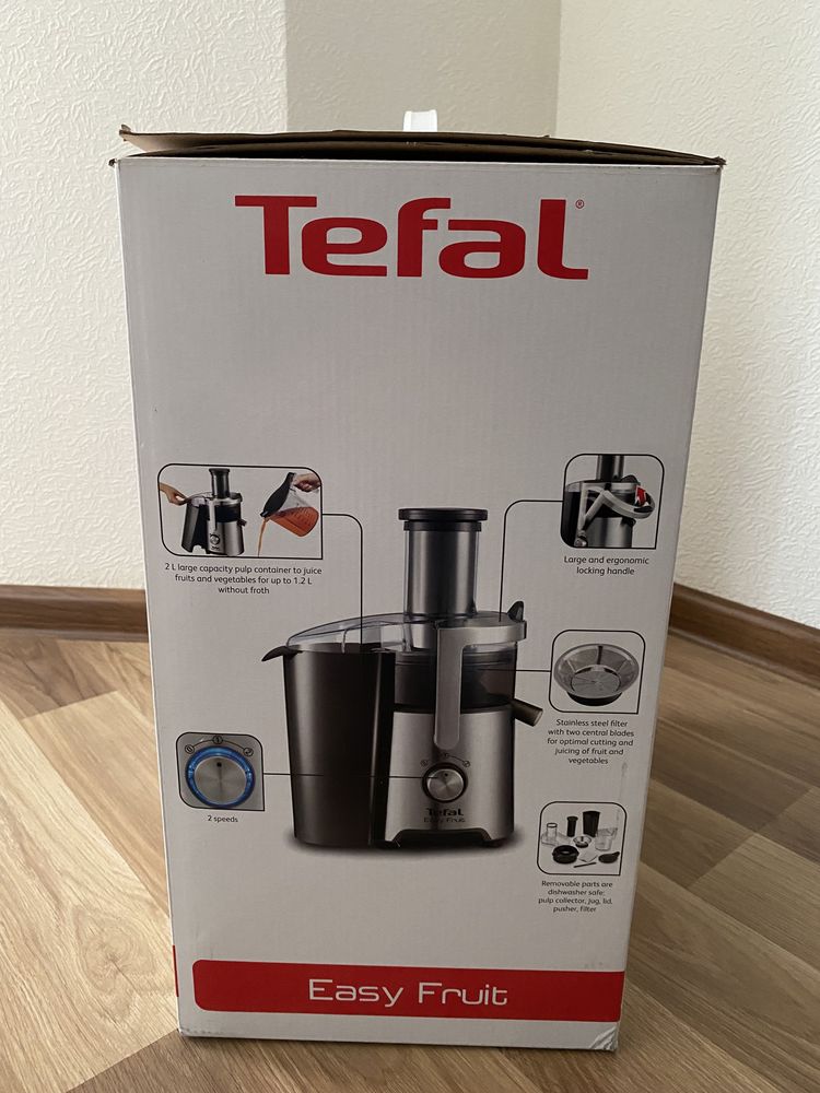 Соковижималка відцентрова TEFAL Easy Fruit ZE610D38