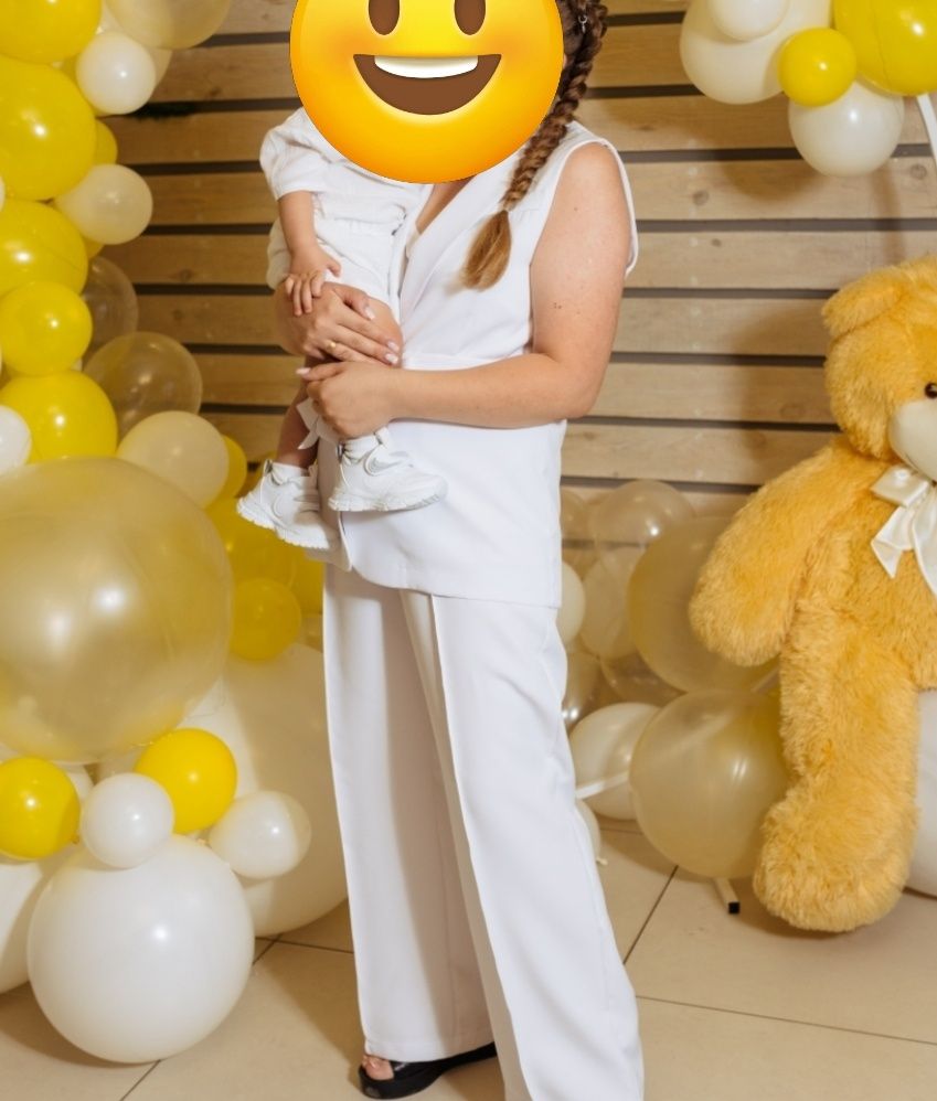 Костюм білий розмір Л