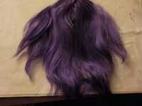Peruka półdługie fioletowe włosy