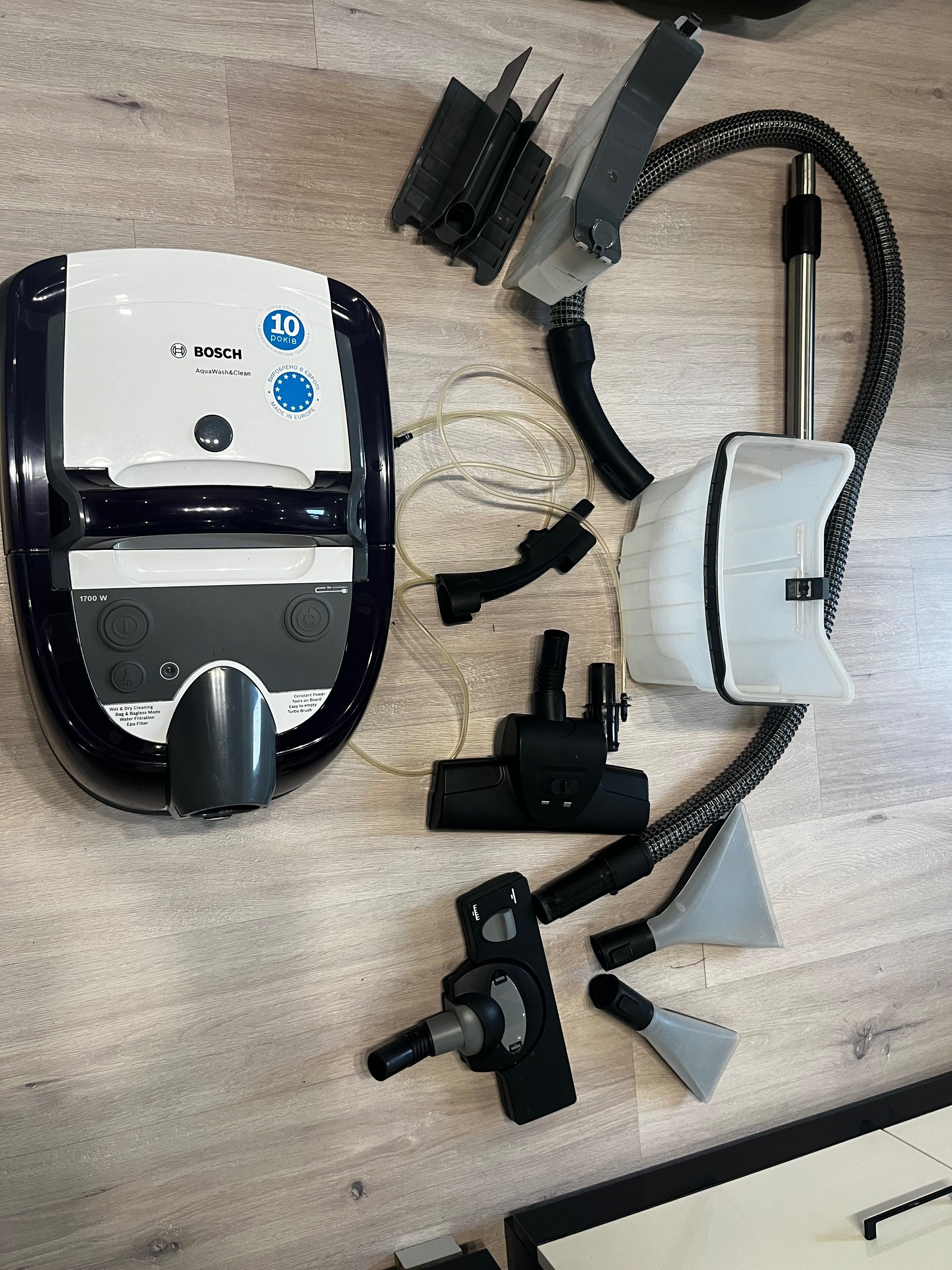 Продається миючий пилосос Bosch BWD41740