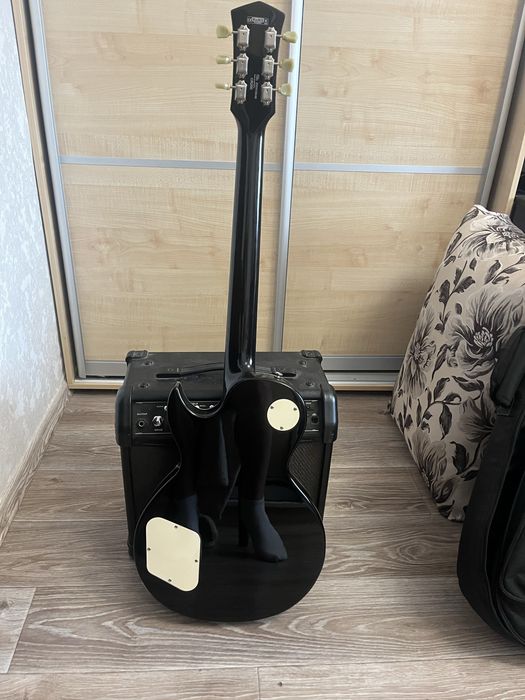 Продам електрогитару cort cr200