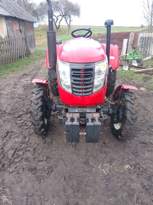 Породам трактор DV 244AT повнопривідний