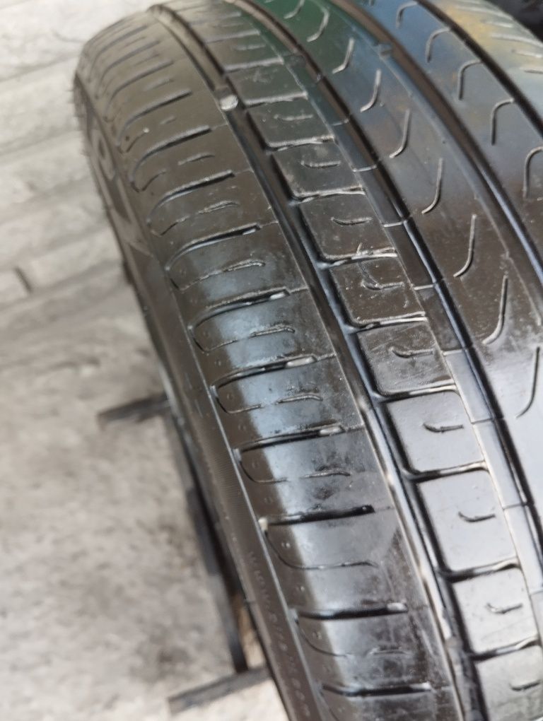 Одна літня шина Pirelli 225/45/18