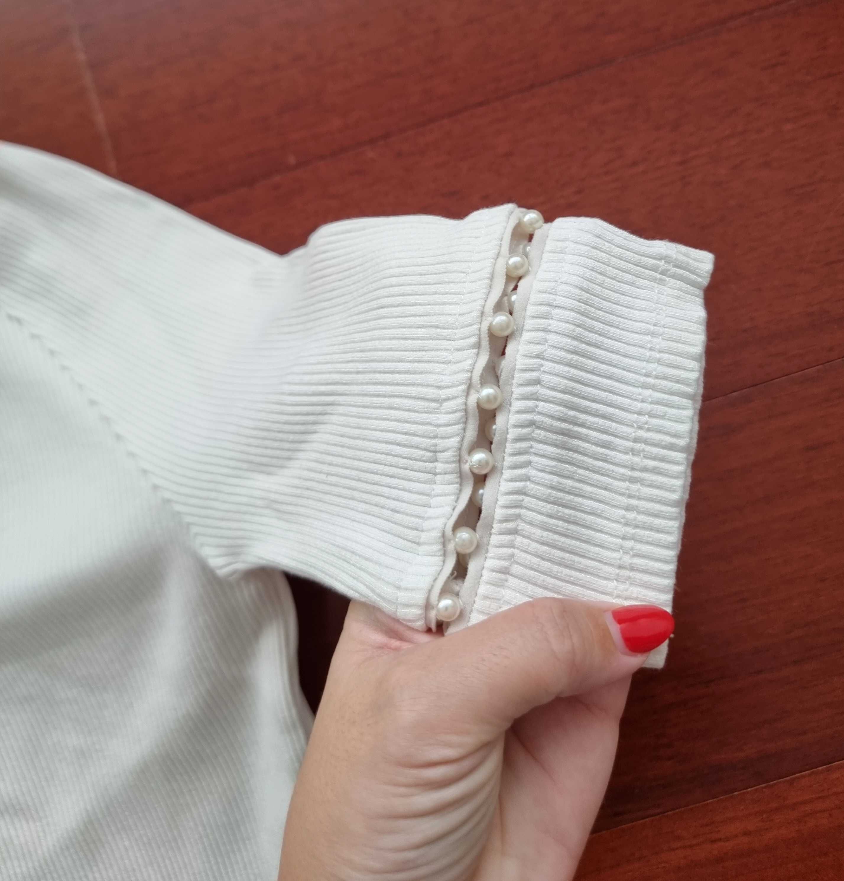 Camisola branca curta com detalhes estilo pérolas Bershka, tamanho XS