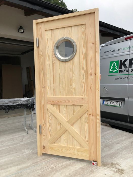 Drzwi wewnętrzne sosnowe wahadłowe OD RĘKI z bulajem lite drewno