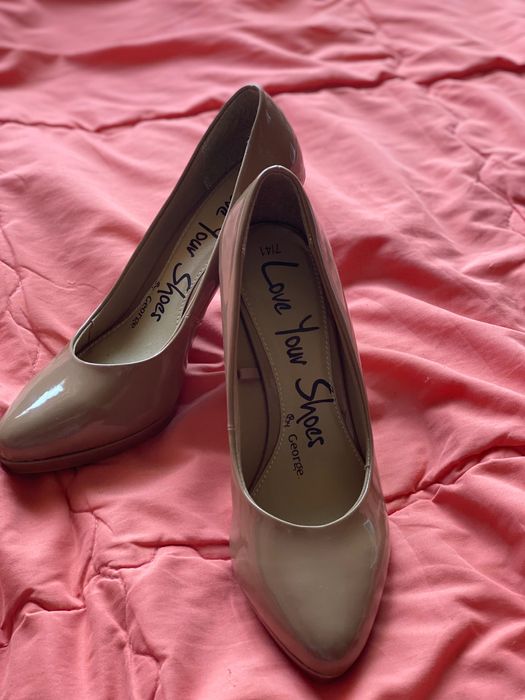 Нові туфлі Gerge