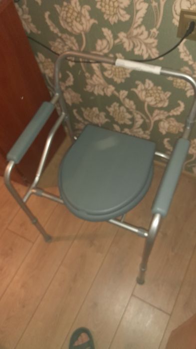 Стілець туалетний RM696