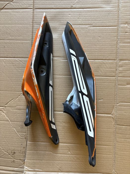 Plastiki  plastik lewy prawy zadupek tył ktm duke 125 lift 17-