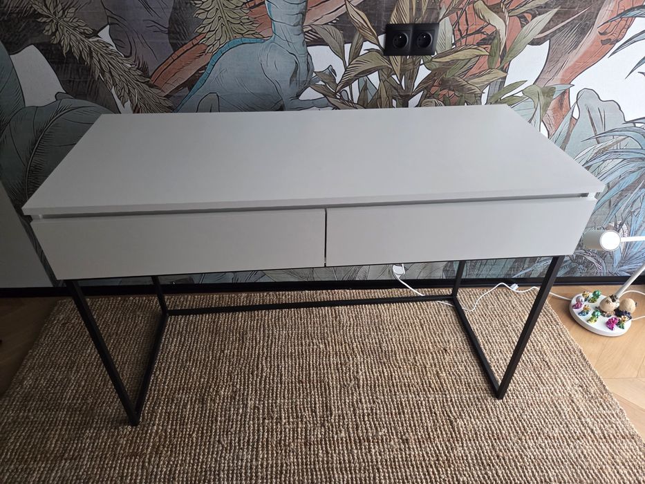 Toaletka biurko biala czarna nowa