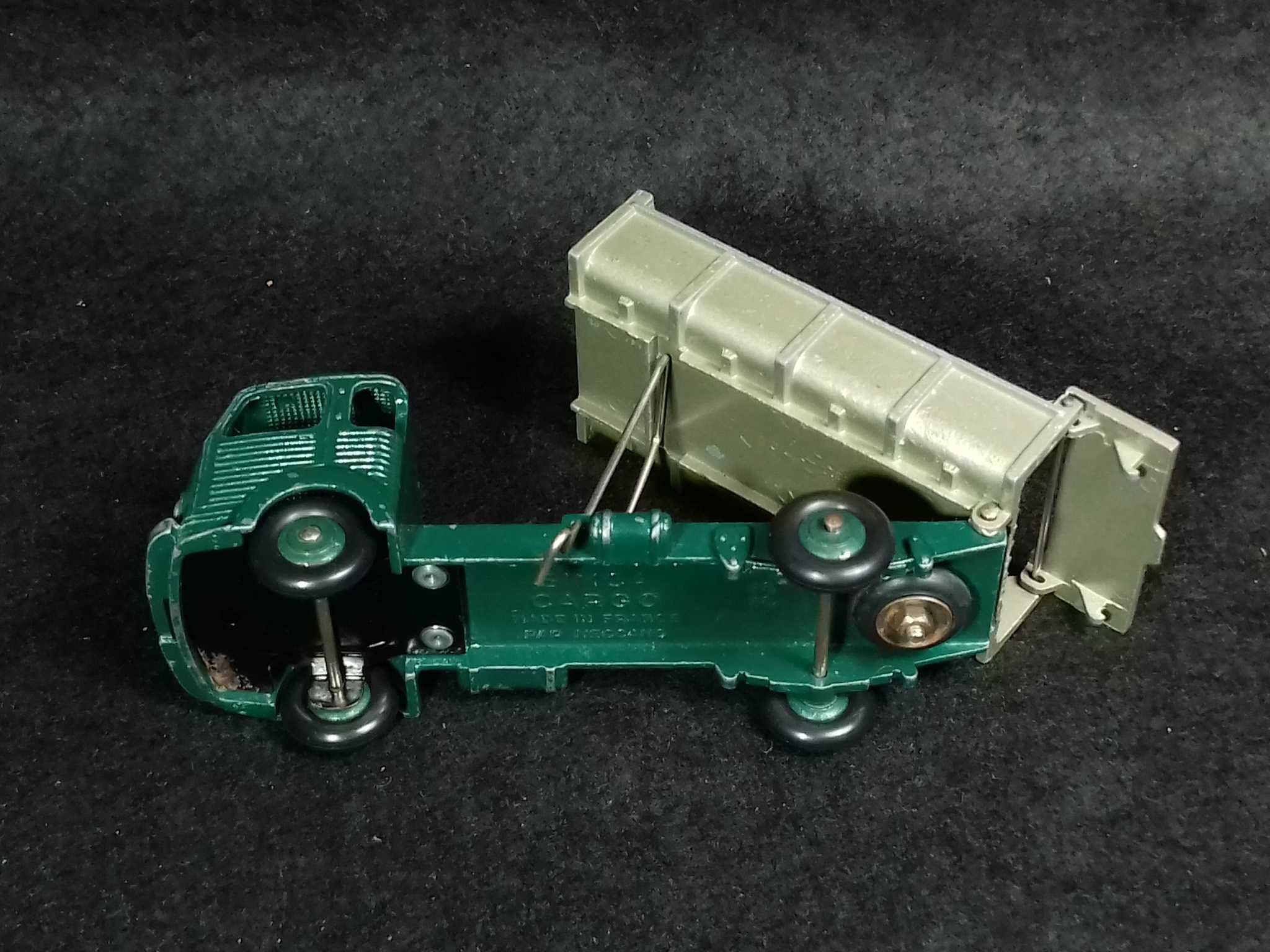 Dinky Toys #33 - Simca Cargo - 1950/60s by Meccano Ltd