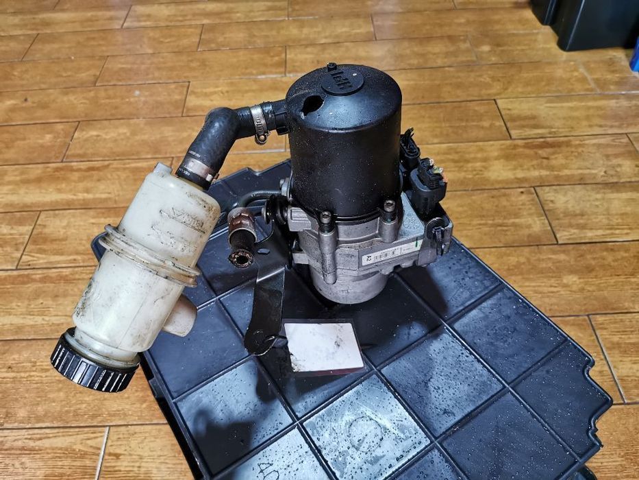 Bomba de direção Peugeot 206+ do ano 2009