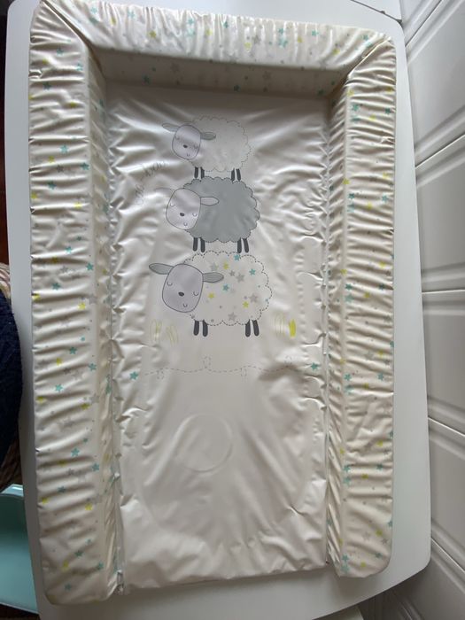 Banheira de bébé e muda fraldas