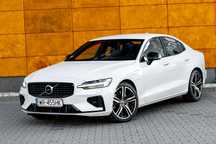 Volvo S60 Volvo S60 T8 Recharge R-Design AWD Plug-in Hybrid | 455KM